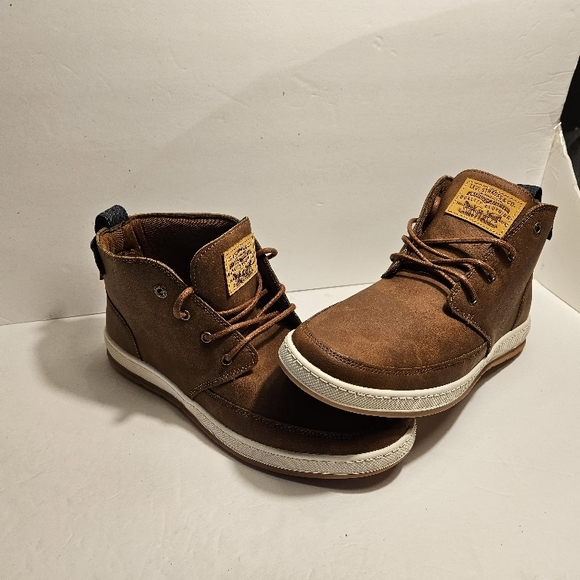 Levi's Brown Chukka Boots - Picture 2 of 5
